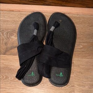 Sanuk Black Yoga Slingback Sandals